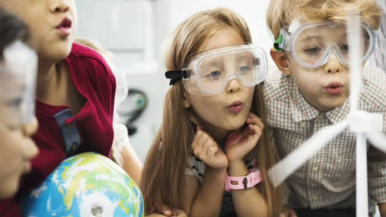 Almacの使命は、私たちの組織におけるすべての活動の原動力です。